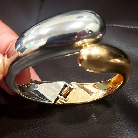 Snake Bracelet - Picture 1 of 6